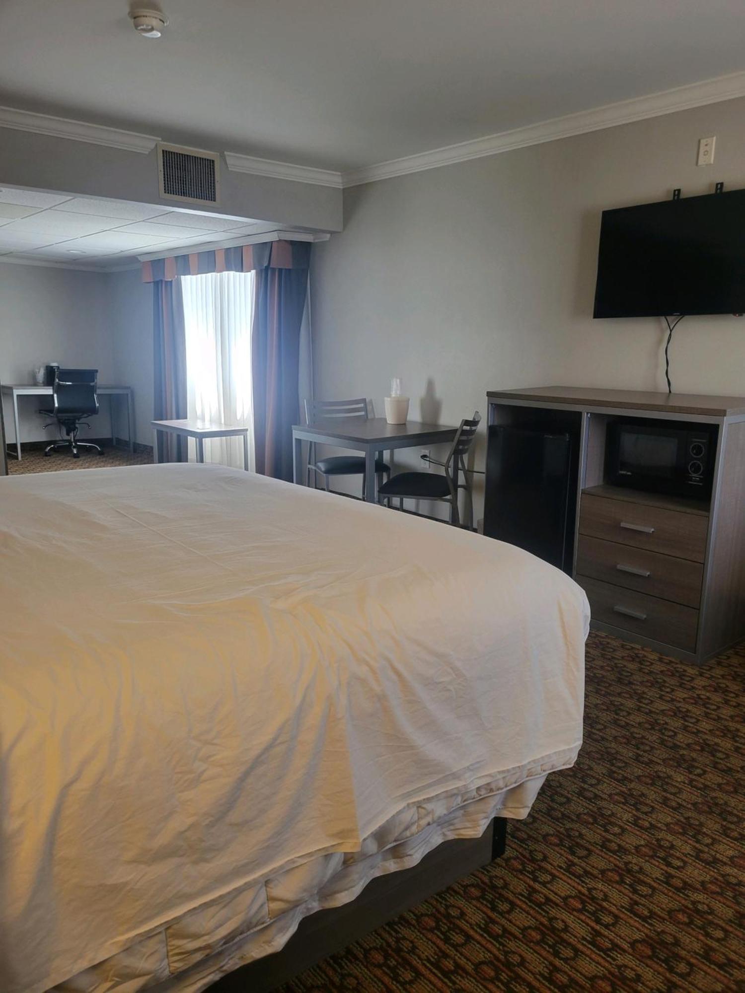 Hotel Xola Moreno Valley Bagian luar foto